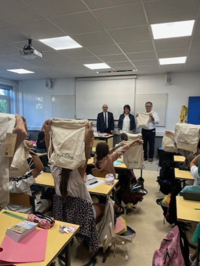 Remise des dictionnaires Sixième 2025 Sainte-Thècle