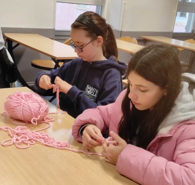 Atelier crochet Pause méridienne Sainte-Thècle